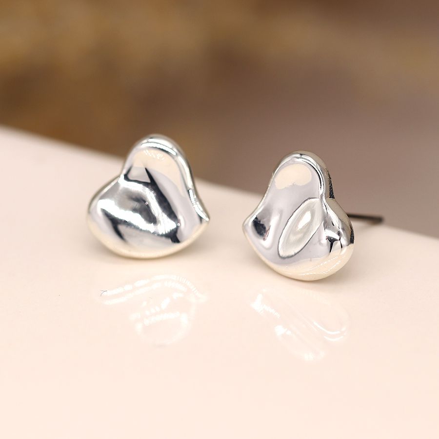 POM Silver plated wavy surface heart stud earrings 04052