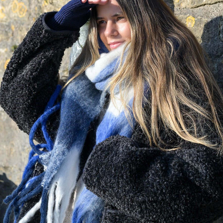 POM Royal blue mix fluffy check scarf 53081
