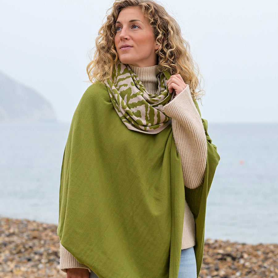 POM Fine Knit Poncho Recycled Blend Pea Green 60130