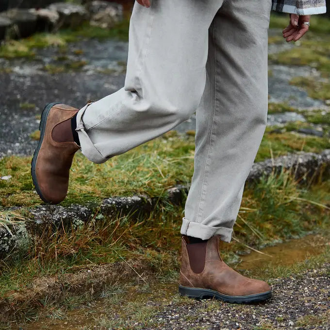 Blundstone 2544 Teak Oiled Nubuck Chelsea Boot