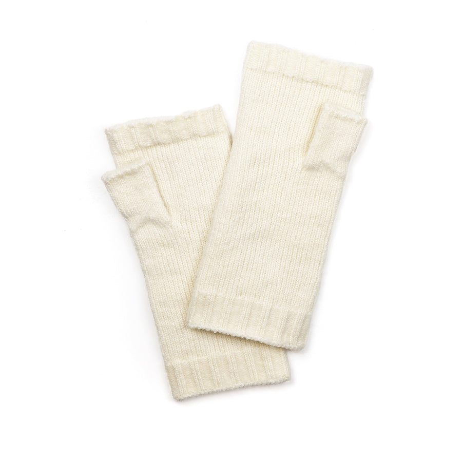 POM Cable Knit Recycled Wrist Warmers Cream 90300