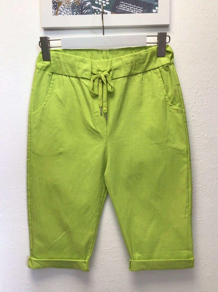 Magic Stretch 3/4 Capri Shorts Size 8-14