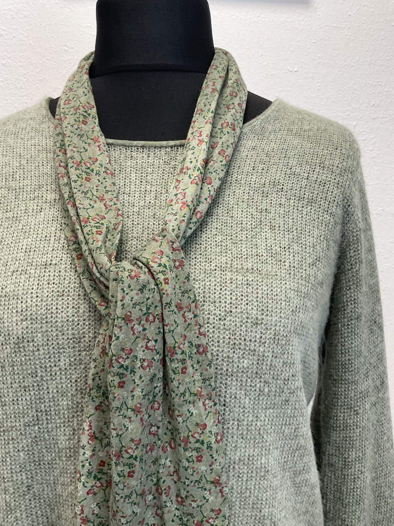 Made In Italy Floral 2 Piece Top with Scarf One Size 8 - 16