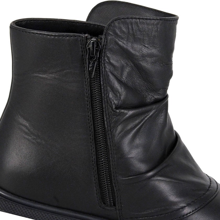 Mod Cumfys Ladies Soft Leather Zip Ankle Boot L557A Black