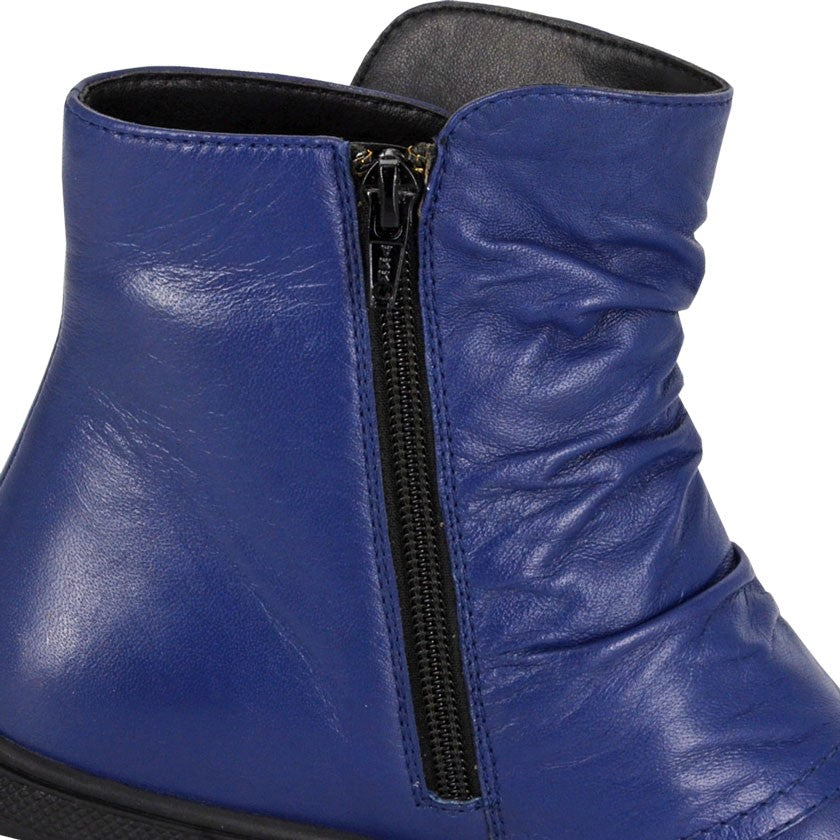 Mod Cumfys Ladies Soft Leather Zip Ankle Boot L557C Navy Blue