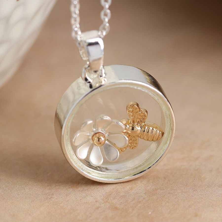 POM Peace Of Mind Silver Plated Circle Frame Necklace with Bee & Daisy Charm 03735